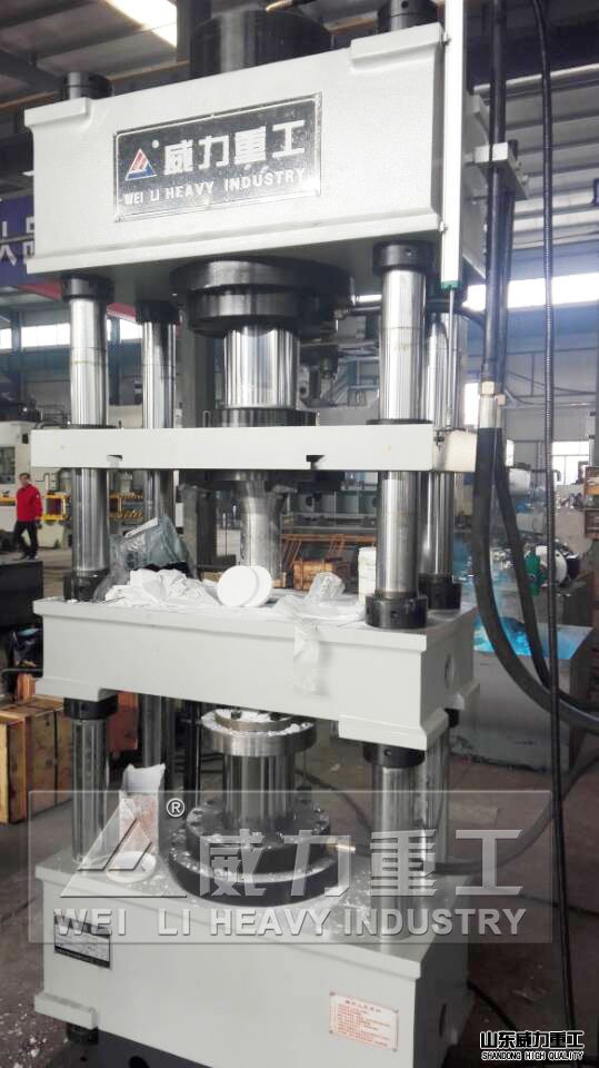 160噸四梁四柱液壓機(jī)加工生產(chǎn)車間