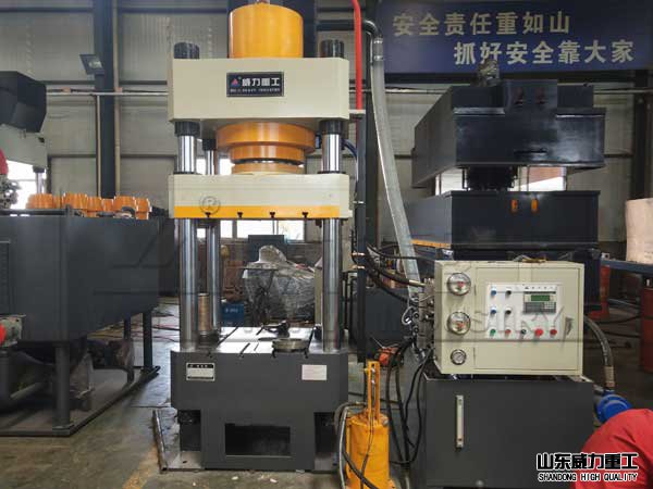 315噸三梁四柱油壓機(jī)